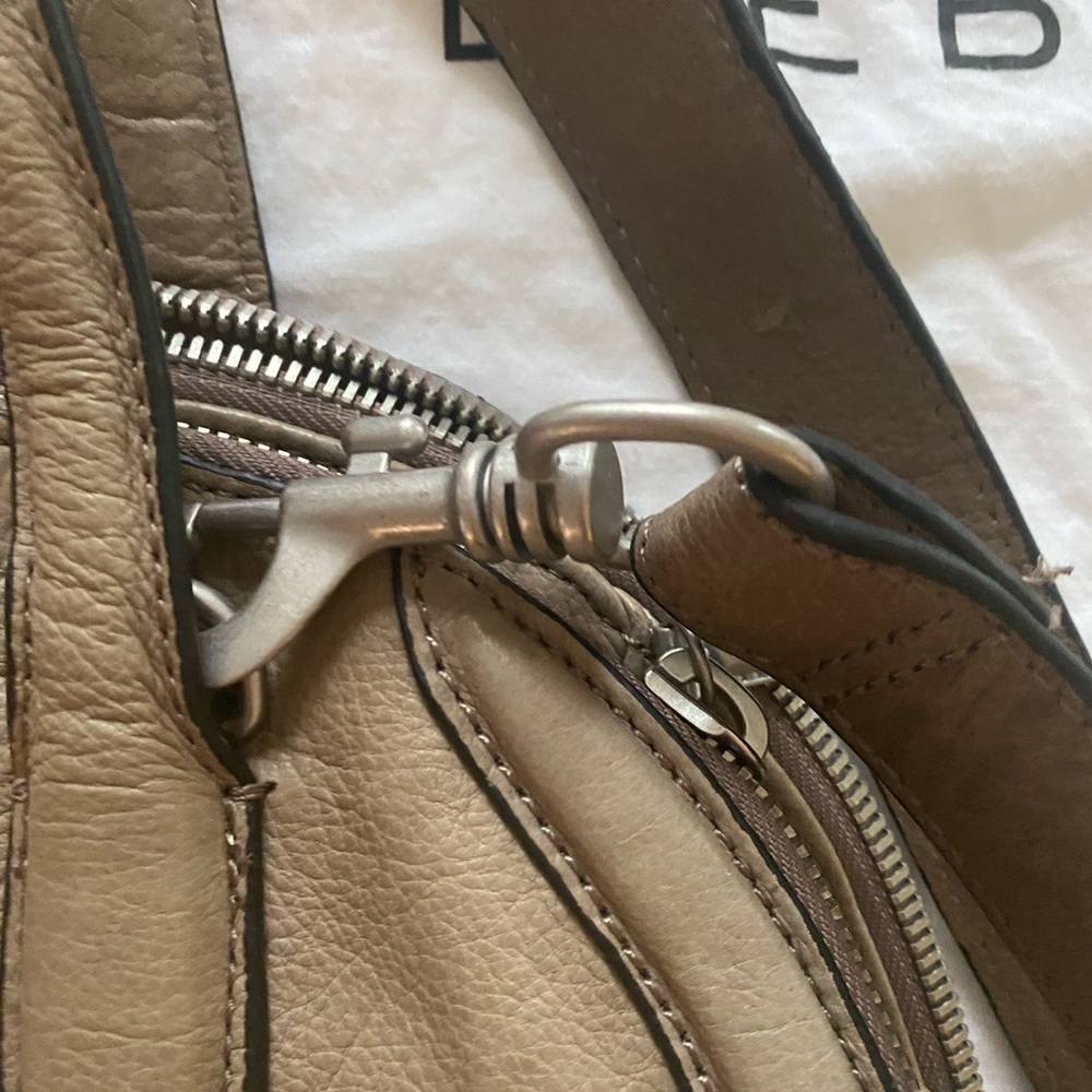 Liebeskind Berlin leather crossbody bag - Picture 13 of 16